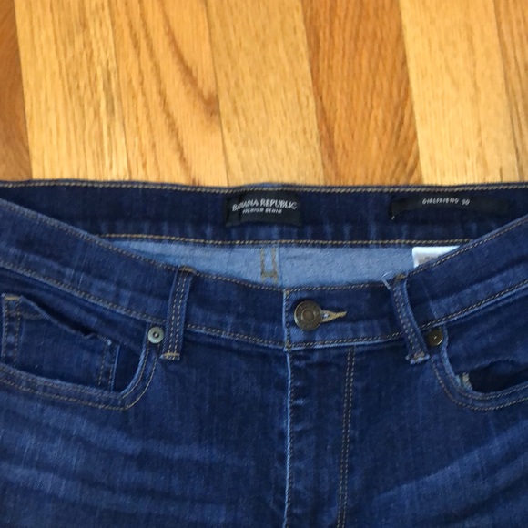Banana Republic Premium Denim Girlfriend Jeans 🌺 - Picture 3 of 4